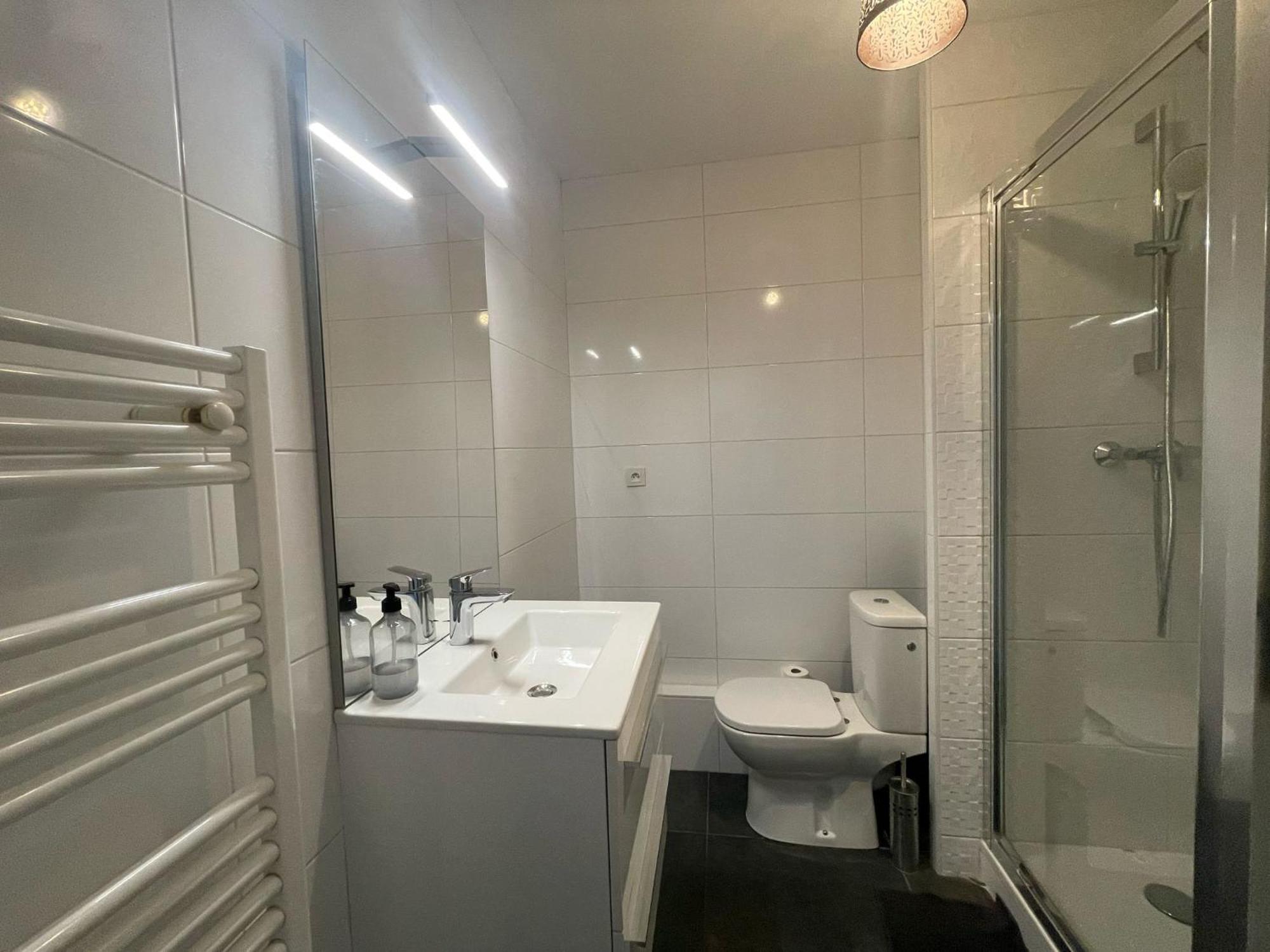 City & Cosy, Lyon Charcot- Wifi - Lave Linge - Balcon - Parking Buitenkant foto